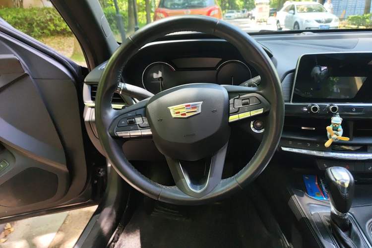 Used Cadillac CT4 2021 28T Luxury Model Steering Wheel