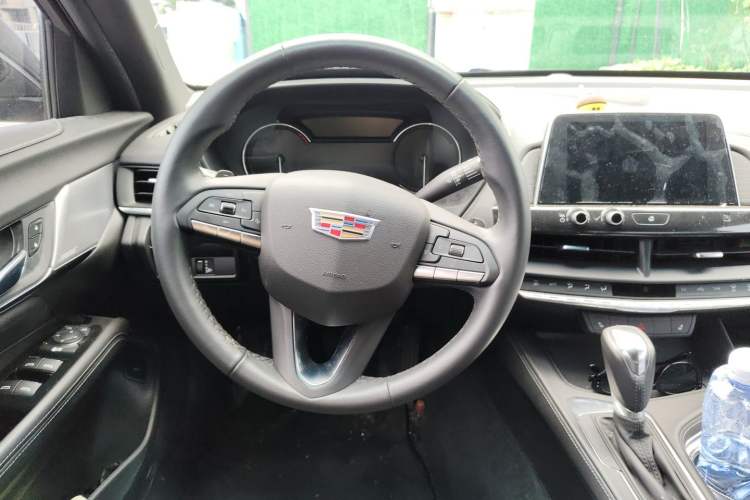 Used Cadillac CT4 2021 28T Luxury Model Steering Wheel