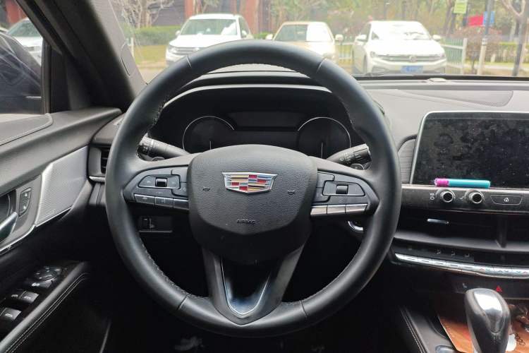Used Cadillac CT4 2021 28T Luxury Model Steering Wheel