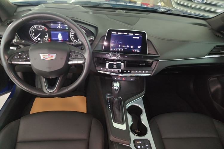 Used Cadillac CT4 2021 28T Luxury Model Center Console