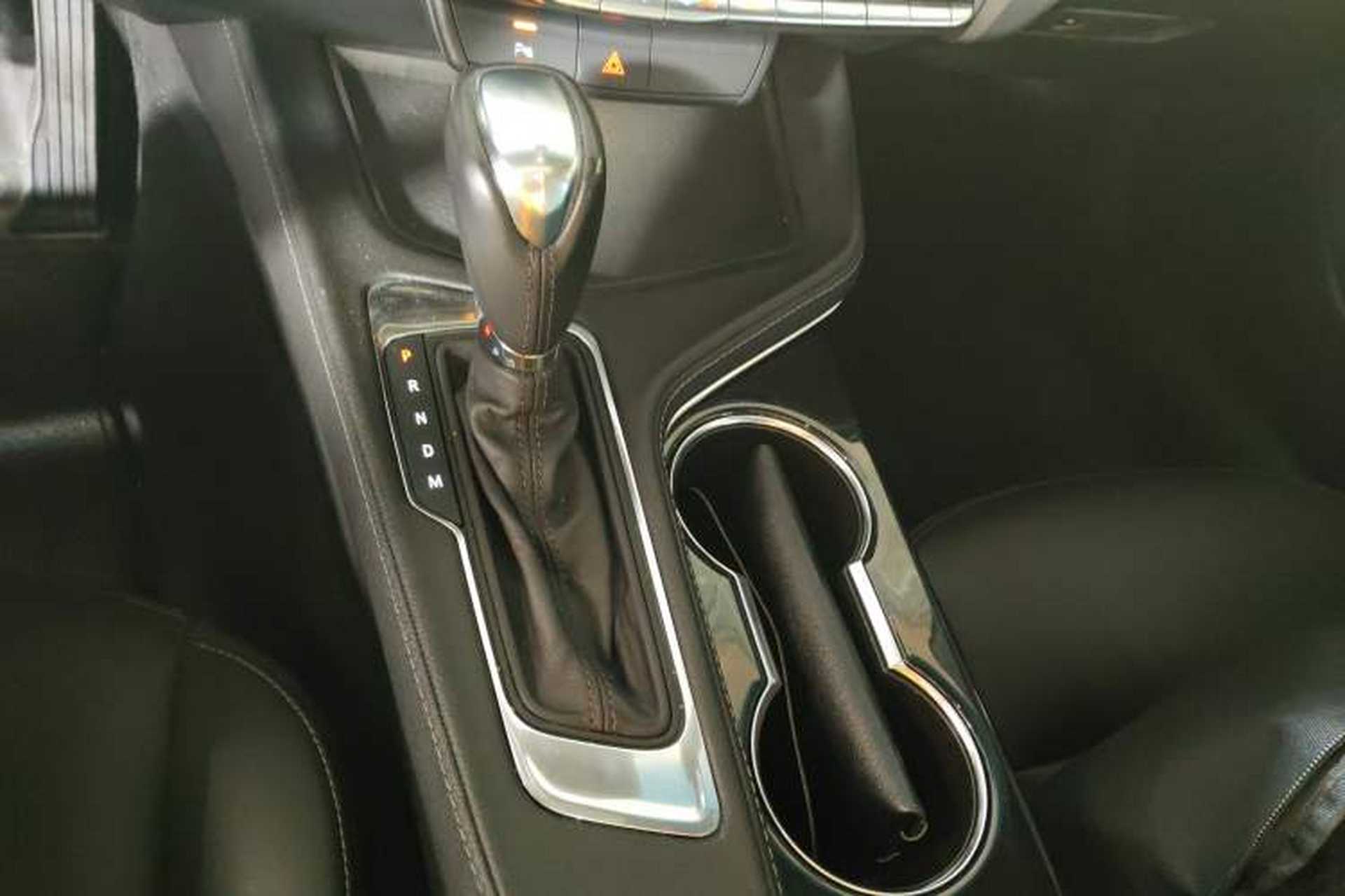 Used Cadillac CT4 2021 28T Fashion Edition Gear Lever