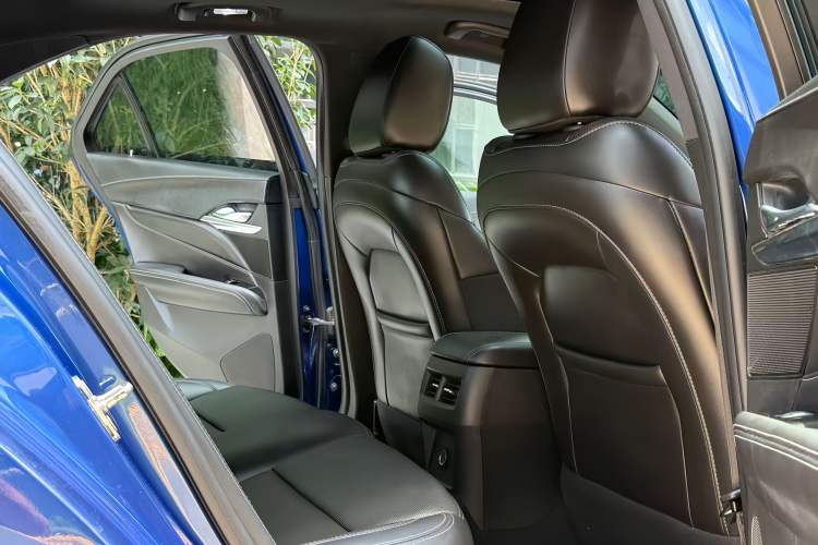 Used Cadillac CT4 2021 28T Luxury Model Interior 4