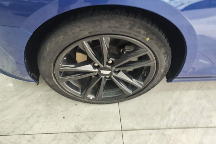Used Cadillac CT4 2021 28T Luxury Model Left Front Wheel Hub