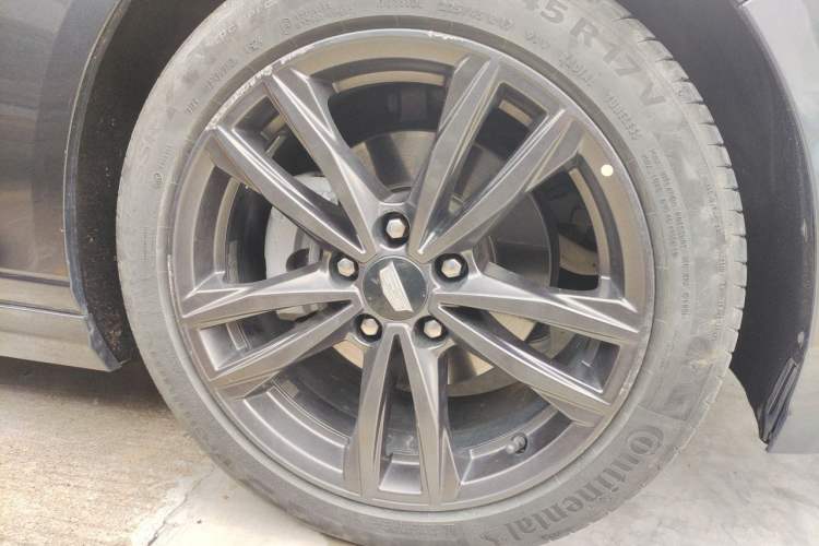Used Cadillac CT4 2021 28T Luxury Model Right Front Wheel Hub
