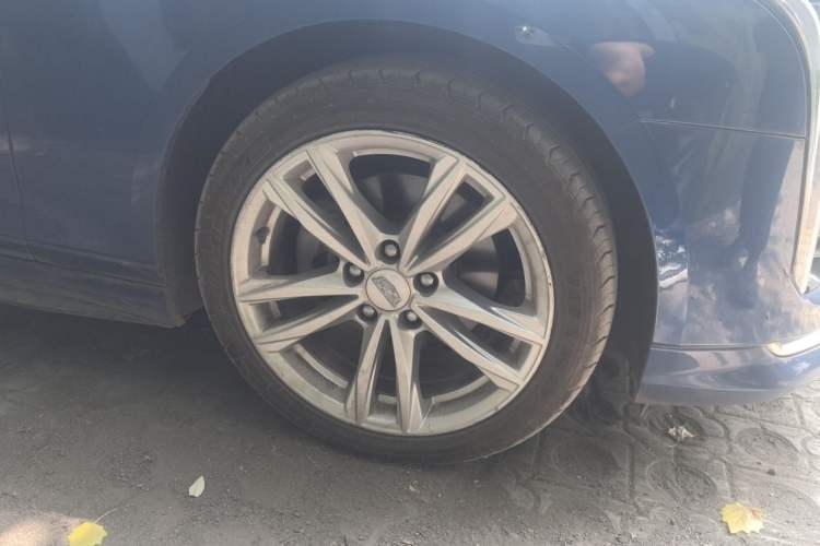 Used Cadillac CT4 2021 28T Fashion Edition Right Front Wheel Hub