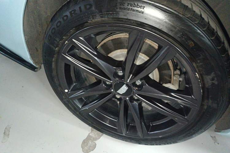 Used Cadillac CT4 2021 28T Luxury Model Right Rear Wheel Hub