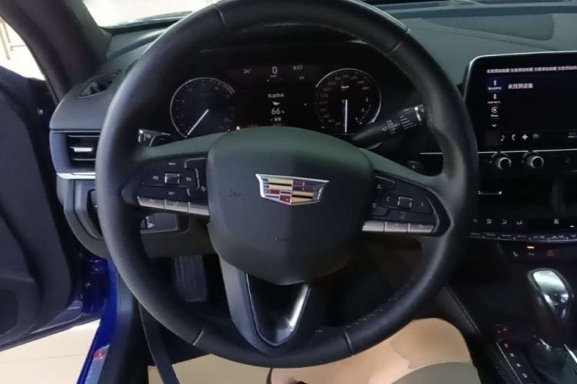Used Cadillac CT4 2021 28T Luxury Model Steering Wheel