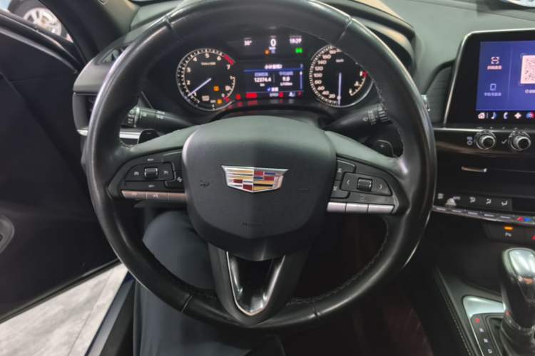 Used Cadillac CT4 2021 28T Fashion Edition Steering Wheel