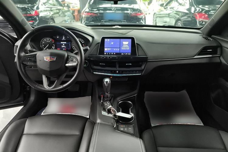 Used Cadillac CT4 2021 28T Fashion Edition Center Console