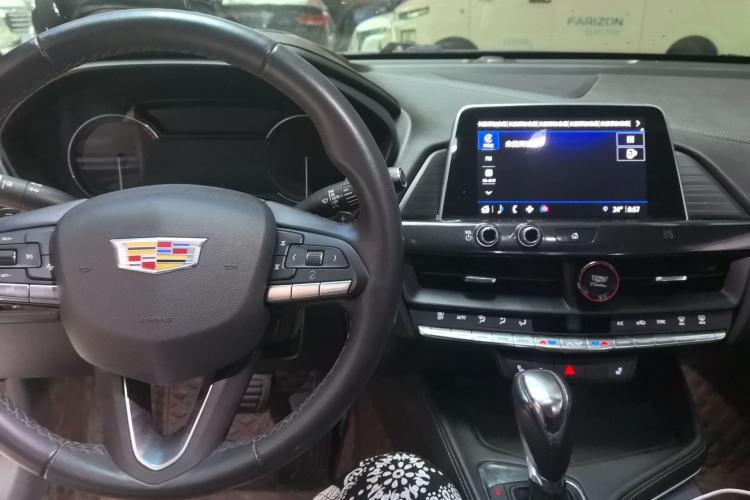 Used Cadillac CT4 2021 28T Luxury Model Center Console