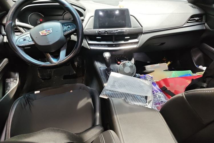 Used Cadillac CT4 2021 28T Fashion Edition Center Console