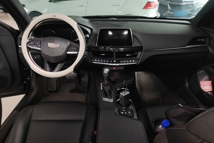 Used Cadillac CT4 2021 28T Fashion Edition Center Console