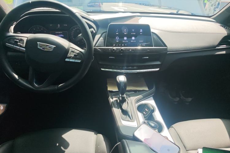 Used Cadillac CT4 2021 28T Luxury Model Center Console