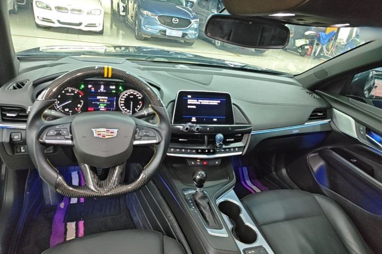 Used Cadillac CT4 2021 28T Luxury Model Center Console