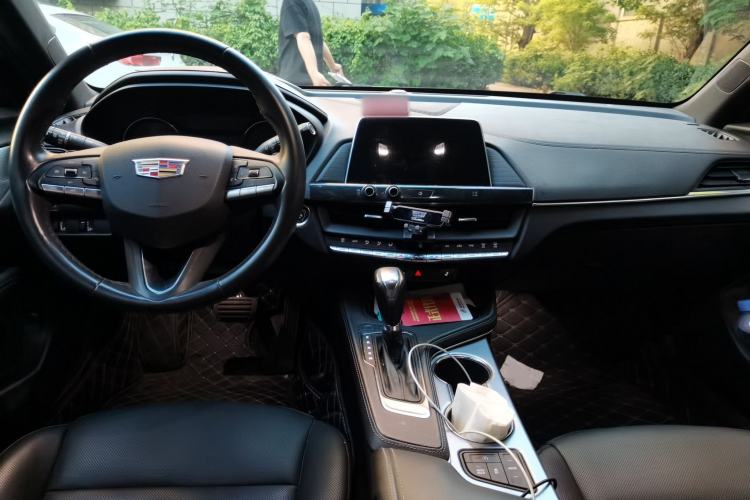 Used Cadillac CT4 2021 28T Luxury Model Center Console