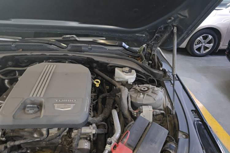 Used Cadillac CT4 2021 28T Luxury Model Engine Bay Left