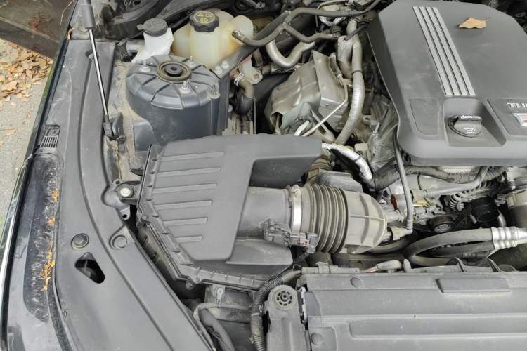 Used Cadillac CT4 2021 28T Luxury Model Engine Bay Right