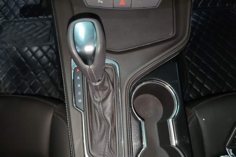 Used Cadillac CT4 2021 28T Fashion Edition Gear Lever