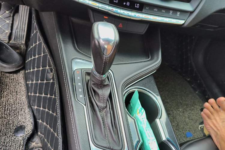 Used Cadillac CT4 2021 28T Fashion Edition Gear Lever
