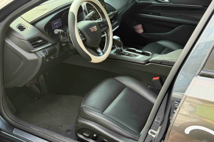 Used Cadillac CT4 2021 28T Fashion Edition Interior 3