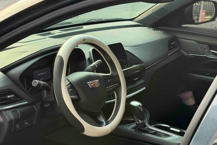Used Cadillac CT4 2021 28T Fashion Edition Interior 4