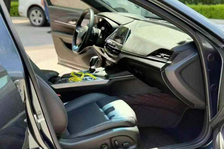 Used Cadillac CT4 2021 28T Luxury Model Interior 4
