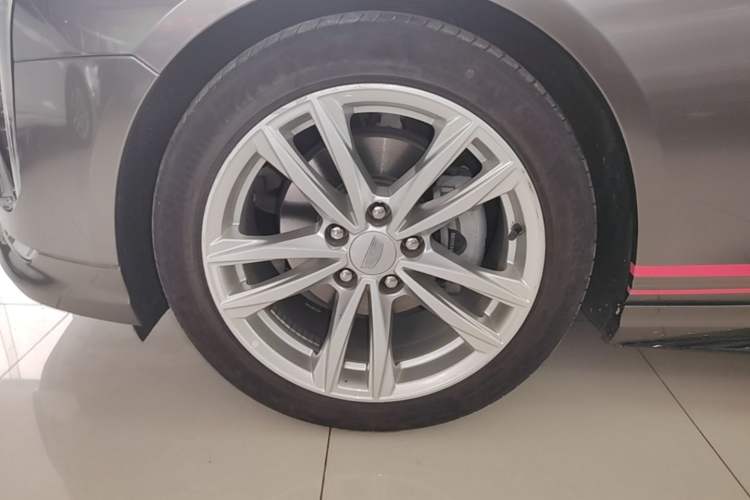 Used Cadillac CT4 2021 28T Fashion Edition Left Front Wheel Hub