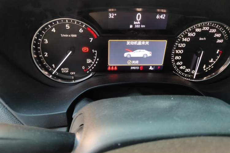Used Cadillac CT4 2021 28T Luxury Model Odometer Close Up