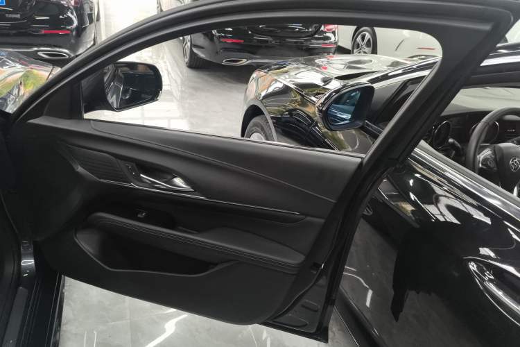 Used Cadillac CT4 2021 28T Fashion Edition Right Front Door Interior