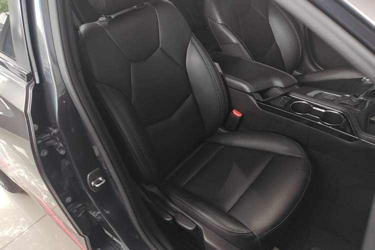 Used Cadillac CT4 2021 28T Fashion Edition Right Front Seat