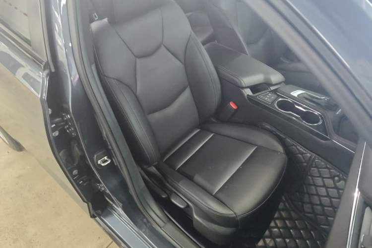 Used Cadillac CT4 2021 28T Fashion Edition Right Front Seat