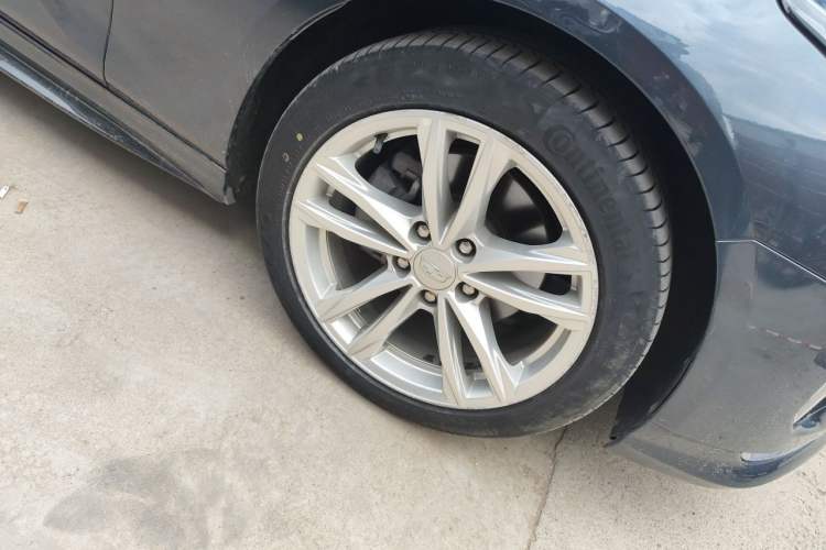 Used Cadillac CT4 2021 28T Fashion Edition Right Front Wheel Hub