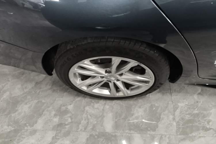 Used Cadillac CT4 2021 28T Fashion Edition Right Rear Wheel Hub