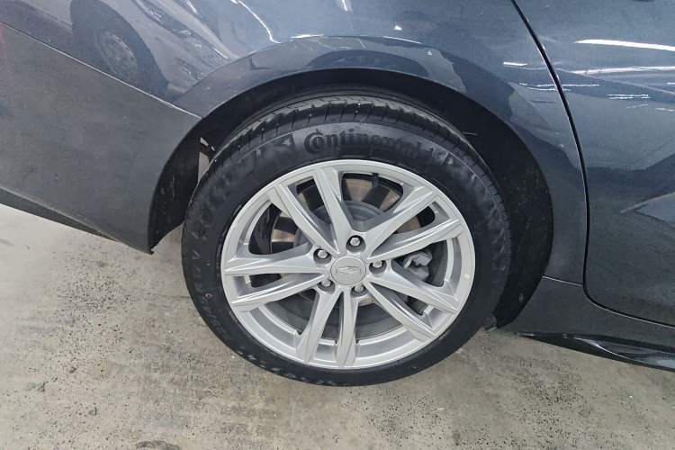 Used Cadillac CT4 2021 28T Fashion Edition Right Rear Wheel Hub
