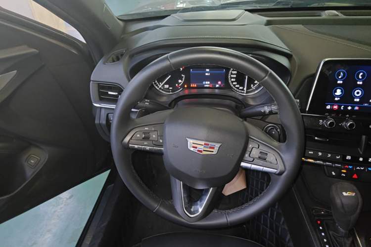 Used Cadillac CT4 2021 28T Luxury Model Steering Wheel