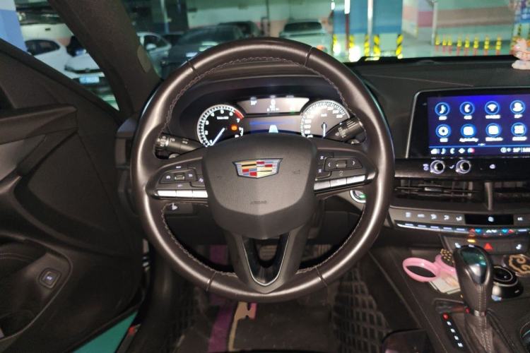 Used Cadillac CT4 2021 28T Luxury Model Steering Wheel