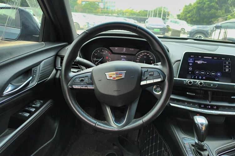 Used Cadillac CT4 2021 28T Fashion Edition Steering Wheel