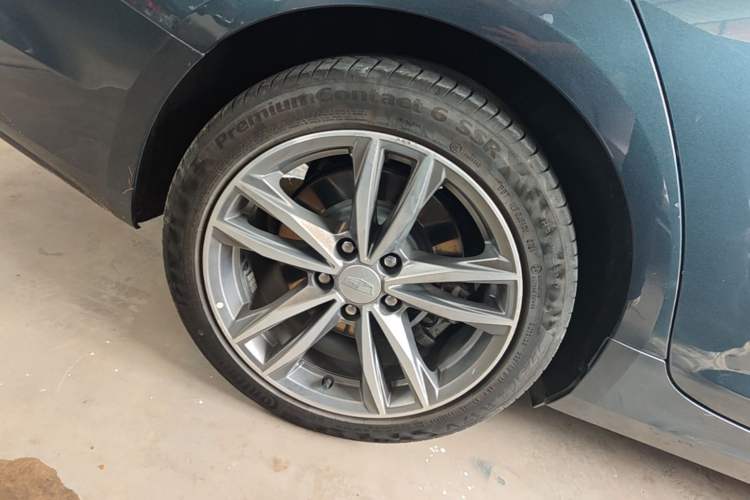 Used Cadillac CT4 2021 28T Luxury Model Right Rear Wheel Hub