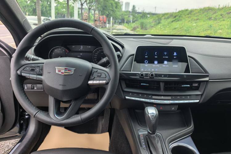Used Cadillac CT4 2021 28T Luxury Model Steering Wheel