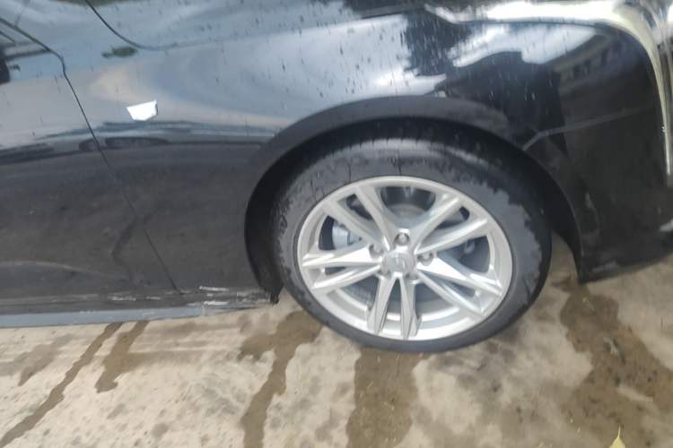 Used Cadillac CT4 2021 28T Fashion Edition Right Front Wheel Hub