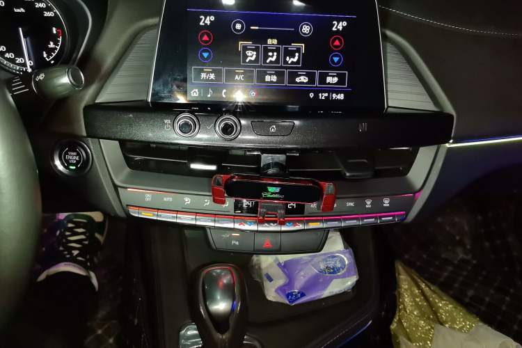 Used Cadillac CT4 2021 28T Fashion Edition Audio And AC Panel