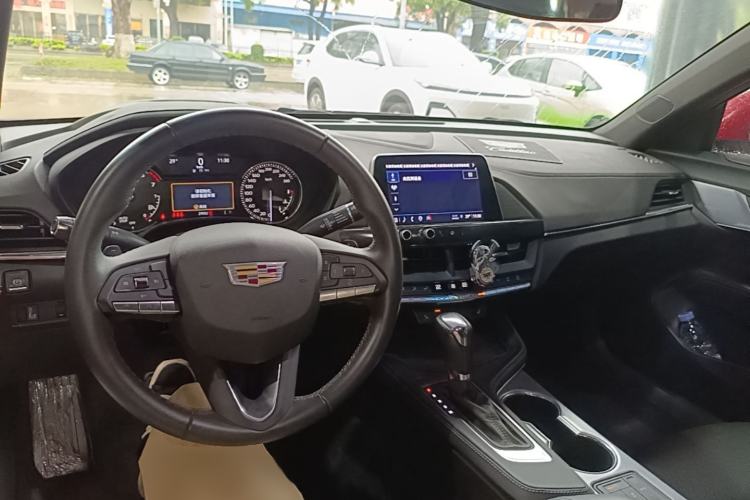 Used Cadillac CT4 2021 28T Luxury Model Center Console