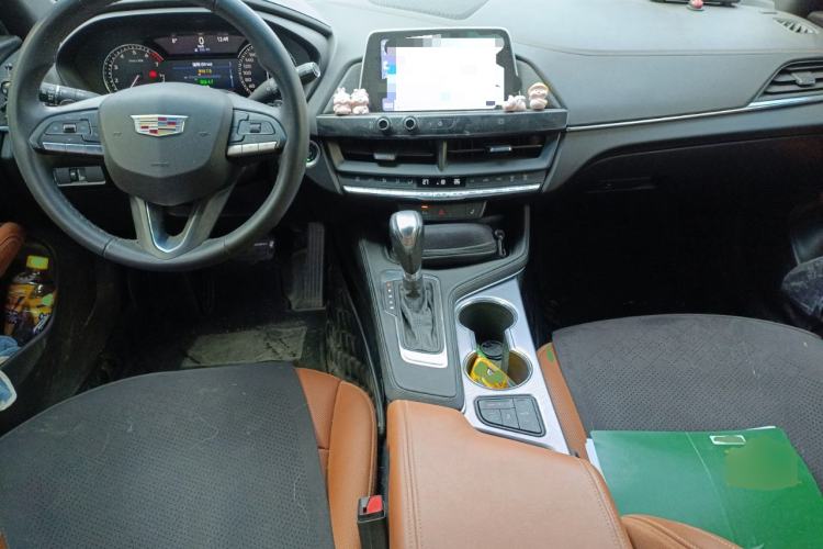Used Cadillac CT4 2021 28T Luxury Model Center Console