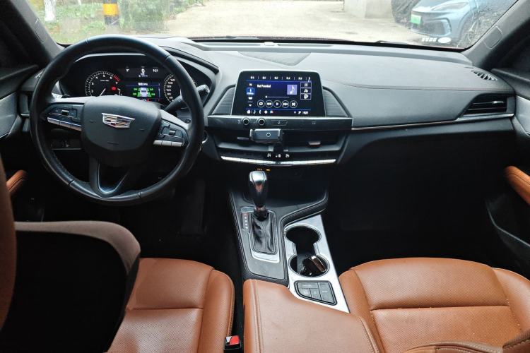 Used Cadillac CT4 2021 28T Luxury Model Center Console