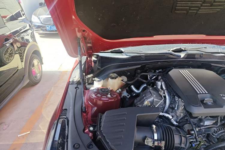 Used Cadillac CT4 2021 28T Luxury Model Engine Bay Right