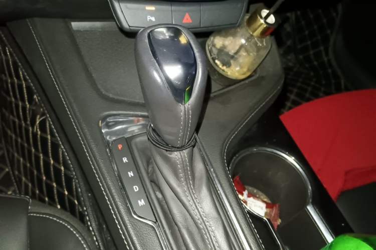 Used Cadillac CT4 2021 28T Fashion Edition Gear Lever