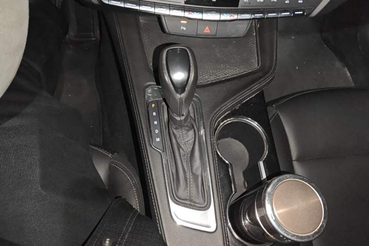 Used Cadillac CT4 2021 28T Fashion Edition Gear Lever