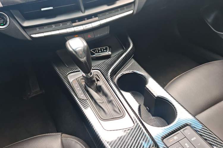 Used Cadillac CT4 2021 28T Fashion Edition Gear Lever