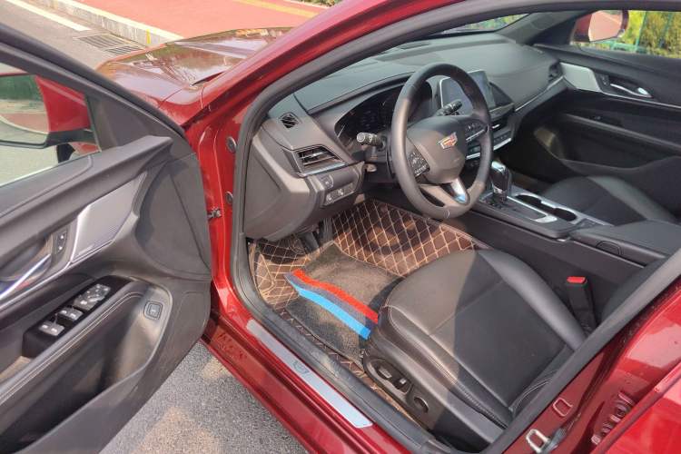 Used Cadillac CT4 2021 28T Luxury Model Interior 3
