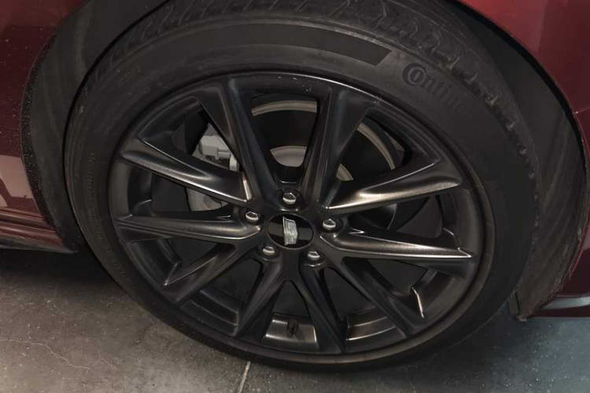 Used Cadillac CT4 2021 28T Prestige Edition Right Front Wheel Hub